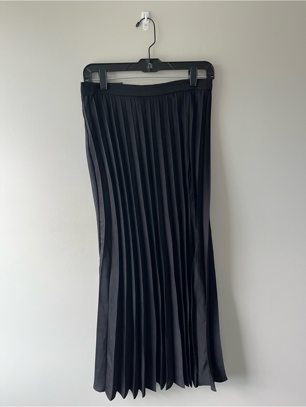 Banana Republic Black Pleated Midi Skirt